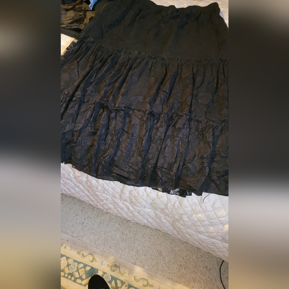 Woman's black rose-laced lined skirt. Laura Ashley size XL.